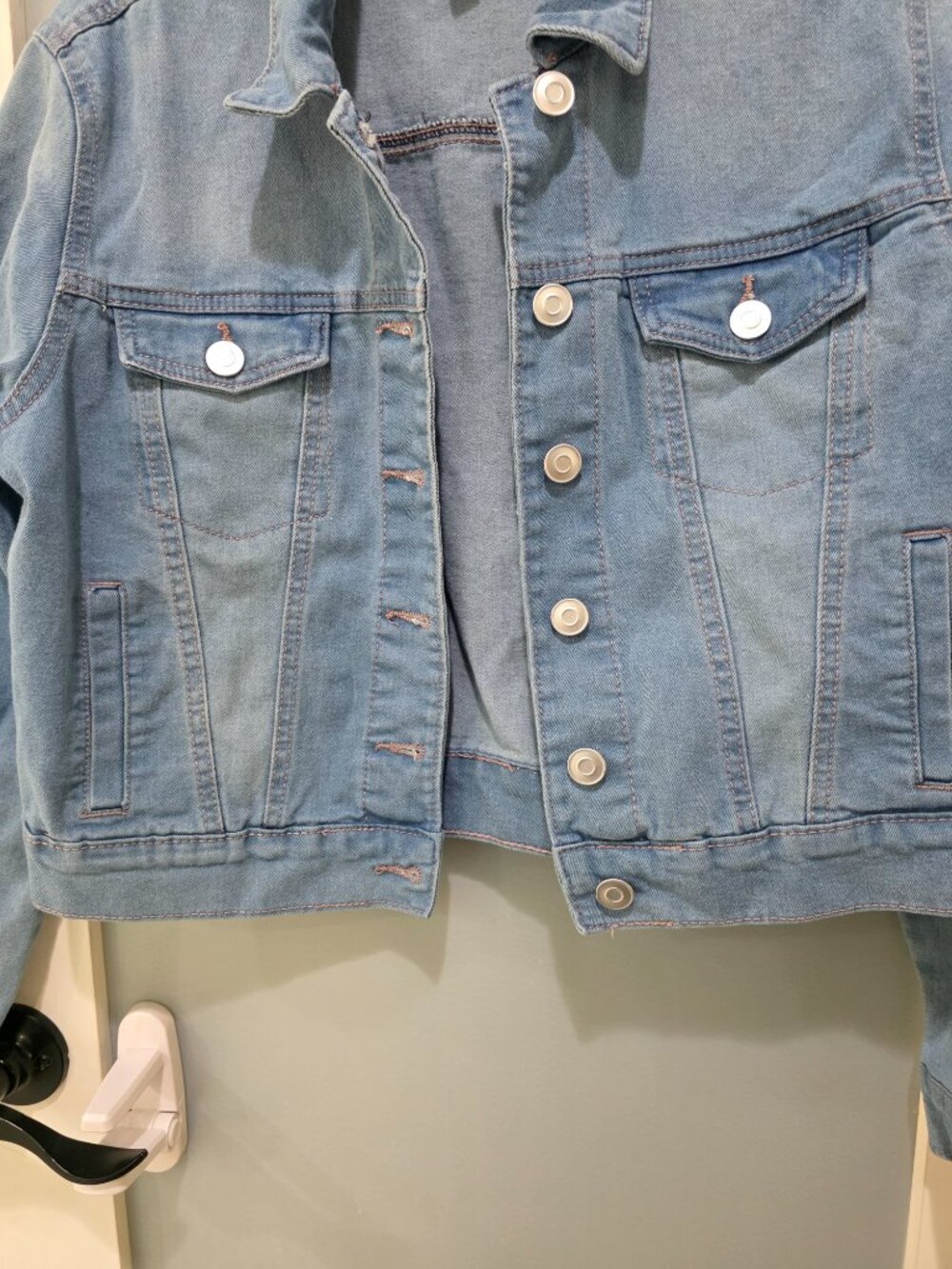 Baccini Light Wash Denim Jean Jacket – Women’s Small Button Front Classic - Picture 4 of 12